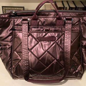 Lug Cabby SE tote shoulder bag metallic wine